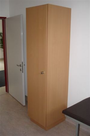 Garderobenschrank