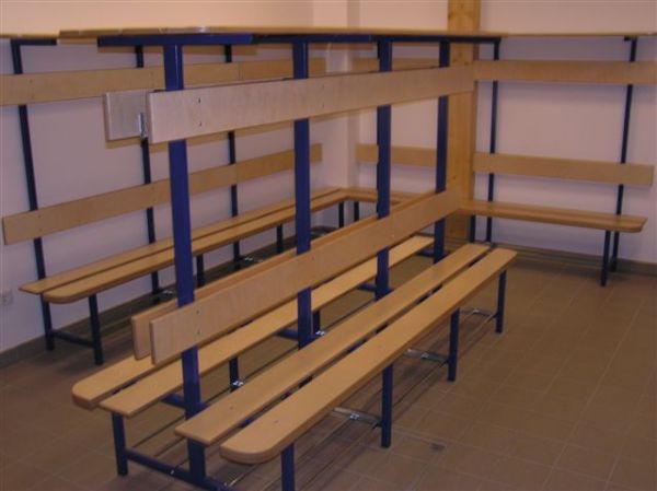 Garderobenbänke freistehend