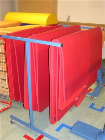 Transportwagen für Gymnastikmatten